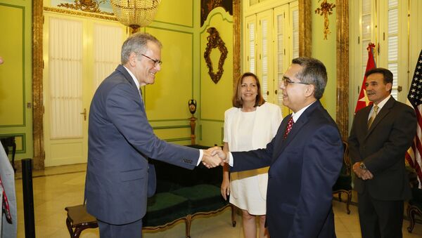 Ministro interino de Relaciones Exteriores, Marcelino Medina González, recibió en la mañana de hoy, en la sede de la Cancillería de Cuba al jefe de la Sección de Intereses de EEUU en La Habana, Sr. Jeffrey DeLaurentis - Sputnik Mundo