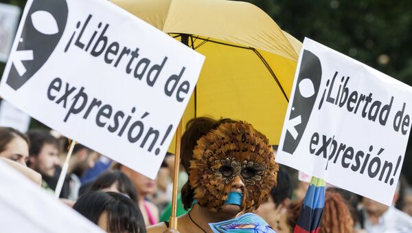 Una protesta donde exigen la libertad de expresión (imagen referencial) - Sputnik Mundo