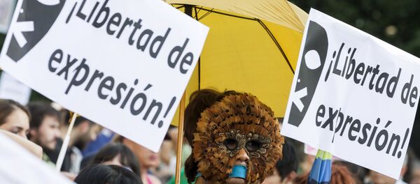 Una protesta donde exigen la libertad de expresión (imagen referencial) - Sputnik Mundo