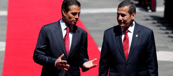 El presidente de México, Enrique Peña Nieto, y el presidente de Perú, Ollanta Humala - Sputnik Mundo