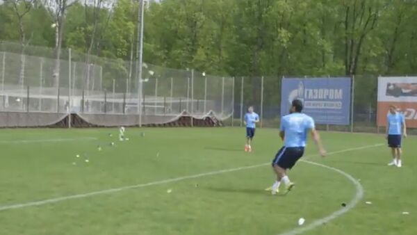 La fuerza del futbolista brasileño - Sputnik Mundo