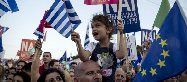 Manifestación pro-Euro en Atenas Manifestación pro-Euro en Atenas - Sputnik Mundo