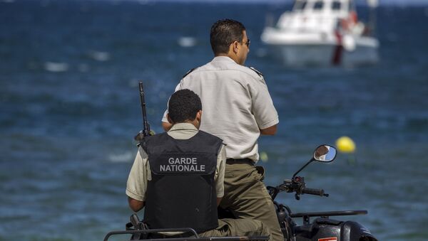 Guardia Nacional de Túnez patrulla la playa en Susa - Sputnik Mundo