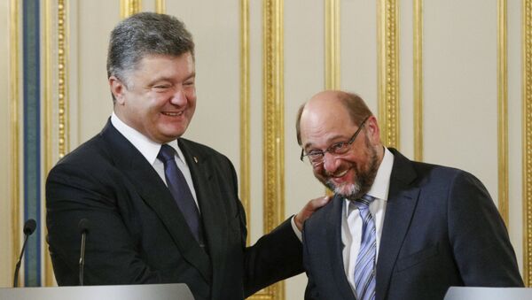 Presidente de Ucrania, Petró Poroshenko y presidente del Parlamento Europeo, Martin Schultz Presidente de Ucrania, Petró Poroshenko y presidente del Parlamento Europeo, Martin Schultz - Sputnik Mundo