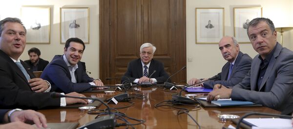 Primer ministro de Grecia, Alexis Tsipras, durante la reunión con líderes políticos y presidente de Grecia, Prokopis Pavlopoulos - Sputnik Mundo