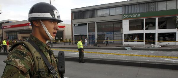 Soldado y las policías en Bogotá, Colombia (archivo) - Sputnik Mundo