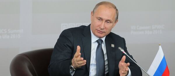 Vladímir Putin, presidente de Rusia, en la cumbre de BRICS en Ufá, Rusia, el 9 de julio, 2015 - Sputnik Mundo
