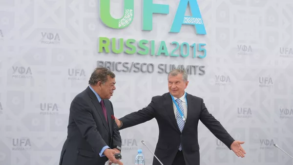 Presidente de Rosneft, Ígor Sechin, y cofundador de Essar Global, Shashi Ruia - Sputnik Mundo