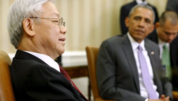 Nguyen Phu Trong, secretario general del Partido Comunista de Vietnam, y Barack Obama, presidente de EEUU, en la Casa Blanca en Washington, el 7 de julio, 2015 - Sputnik Mundo