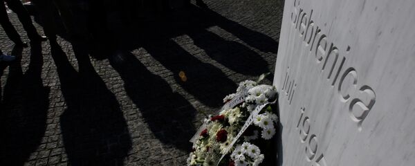 Homenaje a las víctimas de la masacre de Srebrenica - Sputnik Mundo