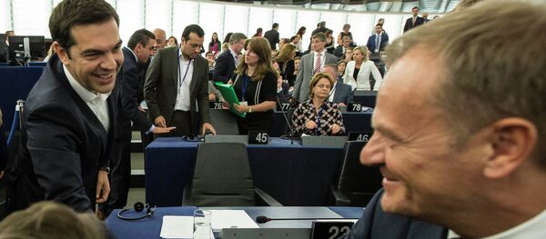Primer ministro de Grecia, Alexis Tsipras y jefe del Consejo de Europa, Donald Tusk - Sputnik Mundo