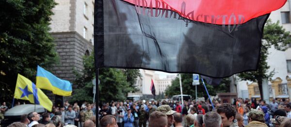 Partidarios del grupo radical ucraniano Pravy Sektor - Sputnik Mundo