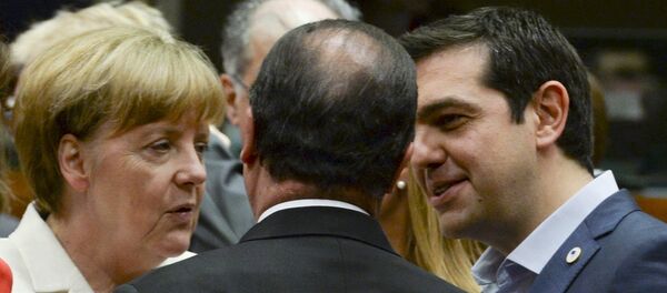 Primer ministro de Grecia, Alexis Tsipras, habla con Ángela Merkel y Francois Hollande - Sputnik Mundo