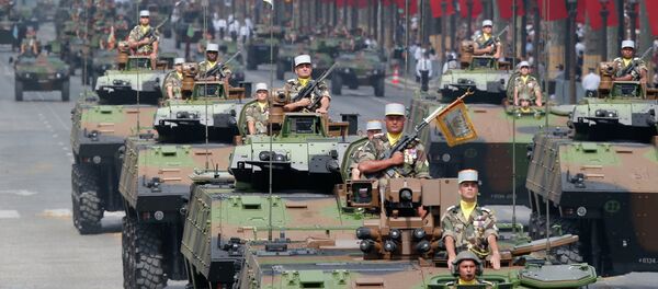 Desfile militar por el Día de la Toma de la Bastilla - Sputnik Mundo