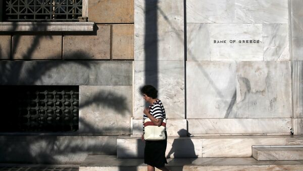 Grecia prolonga por un día más las vacaciones bancarias - Sputnik Mundo
