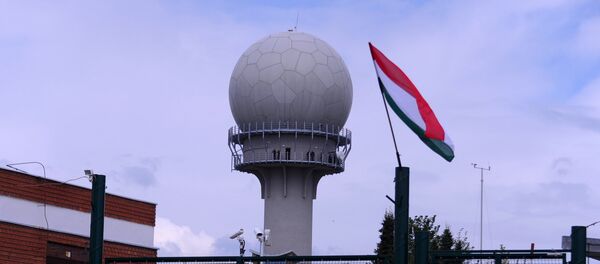Nuevo radar 3D en la base militar en la ciudad de Medina, Hungría, el 14 de julio, 2015 - Sputnik Mundo
