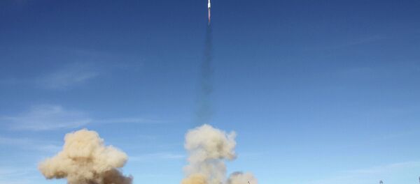 Cohete ruso Protón pone en órbita el satélite estadounidense АМС-4P (Archivo) - Sputnik Mundo