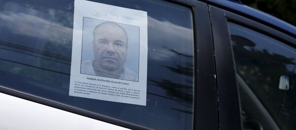 Un piloto arrestado en México por ayudar al traficante 'Chapo' Guzmán - Sputnik Mundo