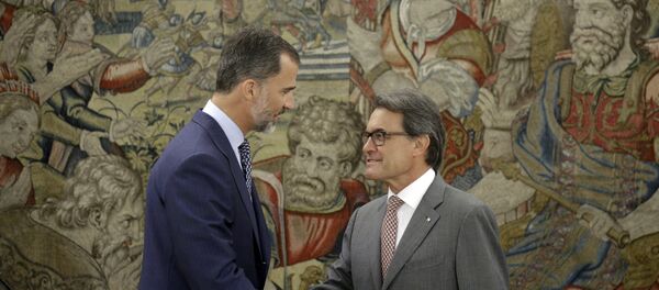 Rey de España, Felipe VI, y el presidente de Cataluña, Artur Mas - Sputnik Mundo