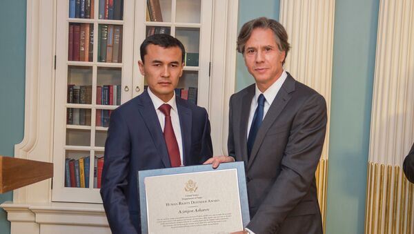 Antony Blinken, subsecretario de Estado de EEUU y Sherzod Askarov, hijo de Azimzhan Askarov - Sputnik Mundo