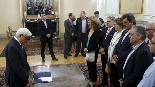 Ceremonia de juramento de los nuevos ministros y viceministros del Gobierno de Grecia, el 18 de julio, 2015 - Sputnik Mundo