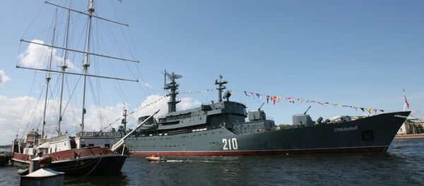 Buque escuela Smolny (Archivo) - Sputnik Mundo