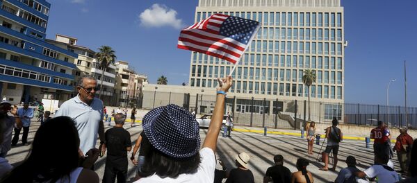 EEUU levantarán el embargo a Cuba solo con un nuevo régimen - Sputnik Mundo