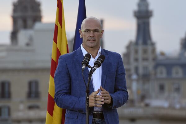 Former Green European deputy and leader list of Junts pel Si (together for yes) Raul Romeva speaks in Barcelona  - Sputnik Mundo