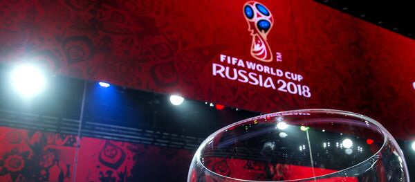 La urna para sorteo de la eliminatoria de la Copa del Mundo 2018 - Sputnik Mundo