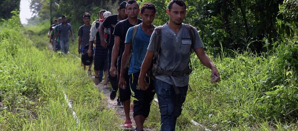 Aumento de migrantes detenidos en EEUU es temporal, según exrelator de ONU - Sputnik Mundo