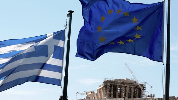 Banderas de Grecia y la UE - Sputnik Mundo