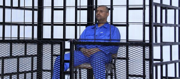 Seif al-Islam, hijo de Muamar Gadafi, durante la audiencia en Zintan, Libia (Archivo) - Sputnik Mundo