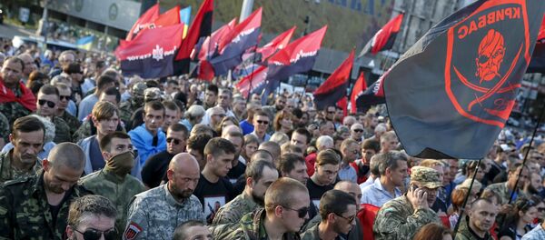 Mitin antigubernamental del grupo Pravy Sektor en Kiev, el 21 de julio, 2015 - Sputnik Mundo
