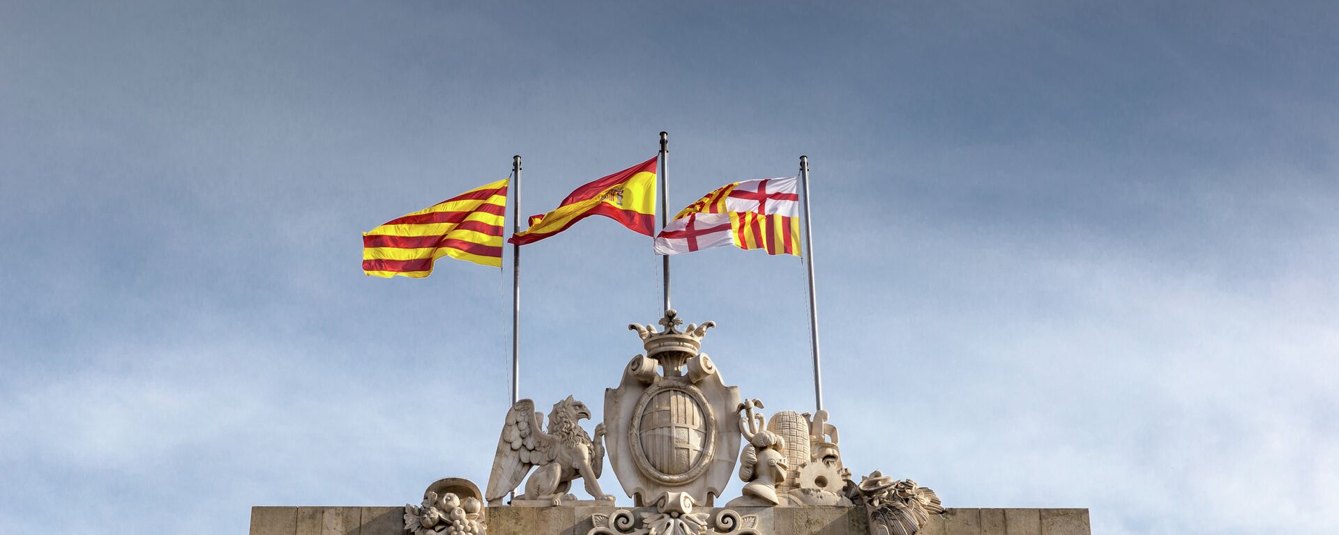 Banderas de España y Cataluña en Barcelona - Sputnik Mundo, 1920, 25.05.2021