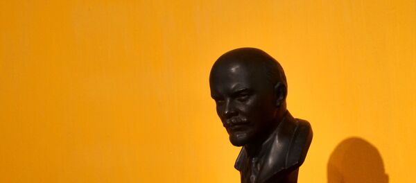 Un busto de Lenin - Sputnik Mundo