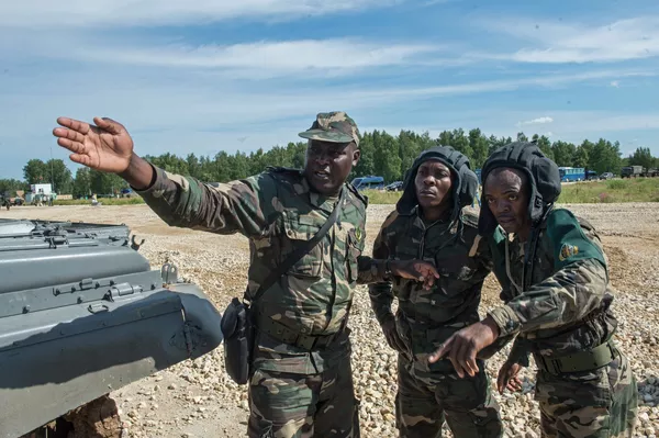 Participantes de los Juegos Militares Internacionales 2015 se entrenan en Alábino Participantes de los Juegos Militares Internacionales 2015 se entrenan en Alábino - Sputnik Mundo