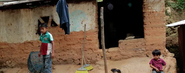 Niños de una familia pobre en México Niños de una familia pobre en México - Sputnik Mundo
