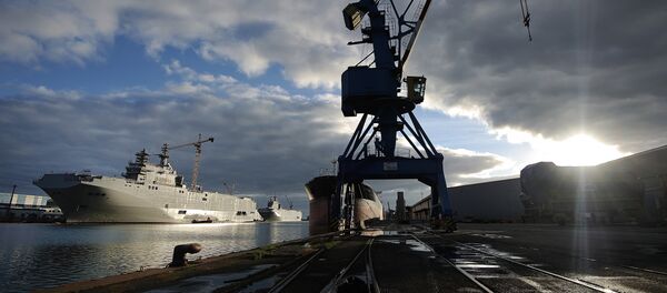 Portahelicópteros de la clase Mistral en el astillero de Saint-Nazaire, Francia - Sputnik Mundo