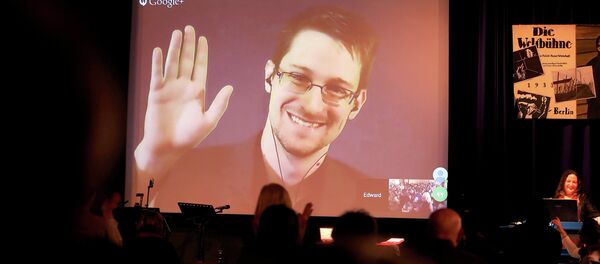 Edward Snowden, exagente de EEUU - Sputnik Mundo
