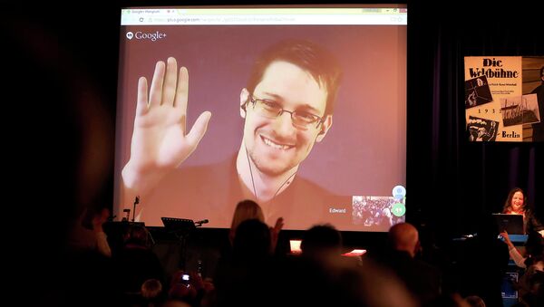 Edward Snowden, exagente de EEUU - Sputnik Mundo