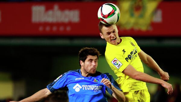 Alex Felip de Getafe y Denis Cheryshev de Villarreal - Sputnik Mundo