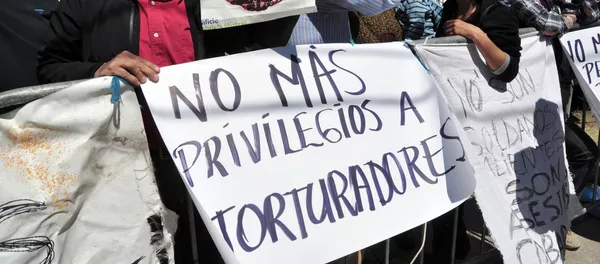 Protesta contra los privilegios para los presos condenados por los crimenes de lesa humanidad en Chile (archivo) Protesta contra los privilegios para los presos condenados por los crimenes de lesa humanidad en Chile (archivo) - Sputnik Mundo