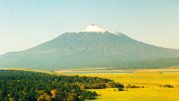 Isla Kunashir de archipiélago Kuril - Sputnik Mundo