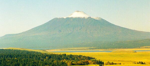 Isla Kunashir de archipiélago Kuril - Sputnik Mundo