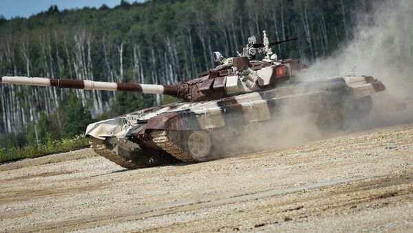 Torneo internacional Biatlón de Tanques 2015 en Alábino, región de Moscú, el 3 de agosto, 2015 - Sputnik Mundo