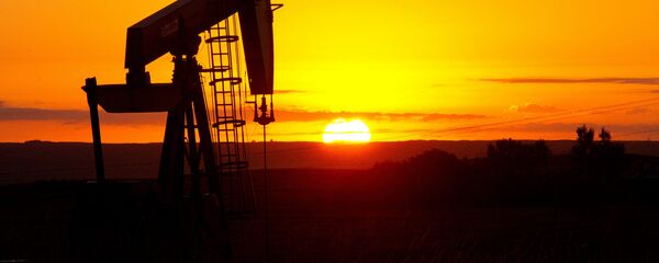 Extracción de petróleo (imagen referencial) - Sputnik Mundo