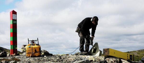 Hito fronterizo en la frontera entre Rusia y Noruega - Sputnik Mundo