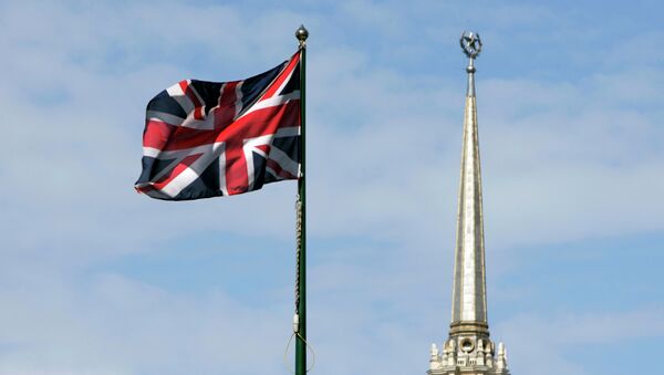 Bandera del Reino Unido en la embajada del país en Moscú - Sputnik Mundo