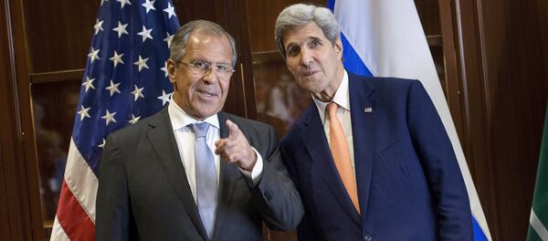 Ministro de Exteriores de Rusia, Serguéi Lavrov, y secretario de estado de EEUU, John Kerry - Sputnik Mundo