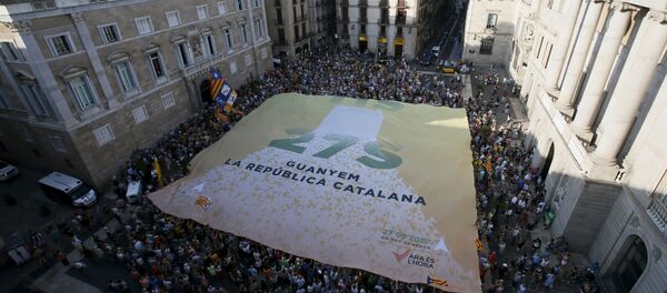 Partidarios de independencia de Cataluña en Barcelona - Sputnik Mundo